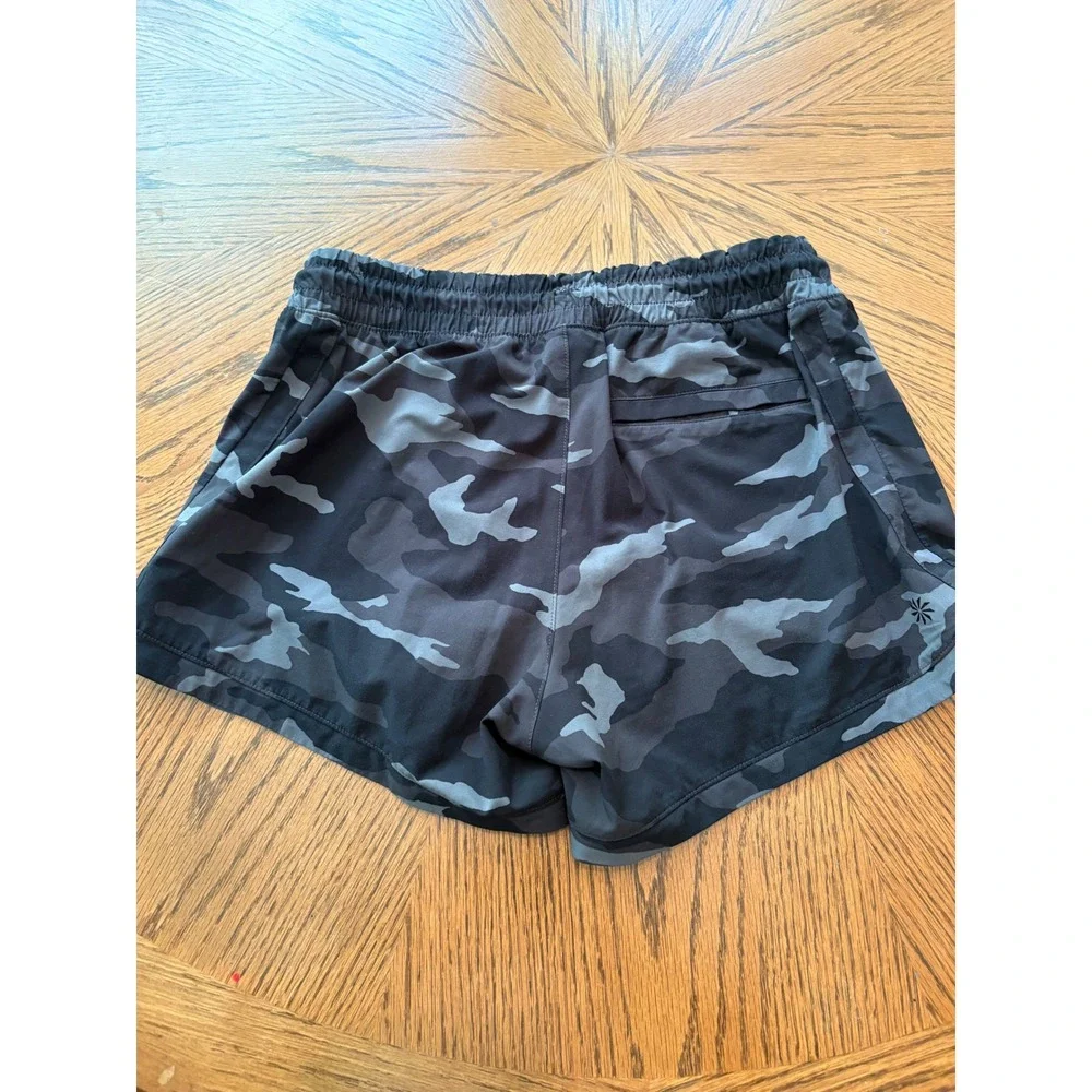 Athleta Girl Camo Athletic Shorts Grey Black Camouflage XL 14 Zipper Pockets